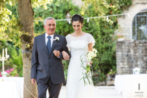 La sposa arriva con il padre