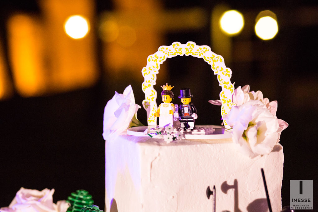Torta bianca topper con lego
