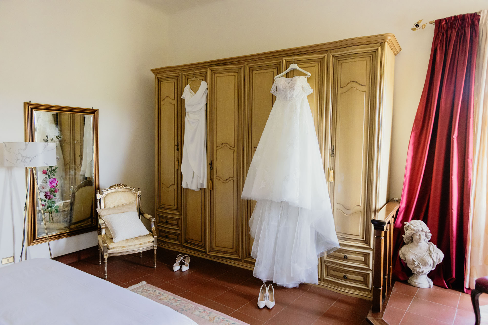 Vestiti della sposa per la cerimonia presso la Residenza Antica Flaminia
