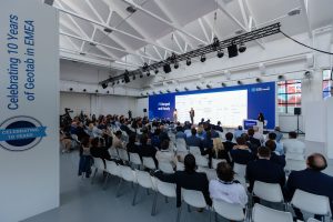 Geotab pubblico seduto evento aziendale a Milano